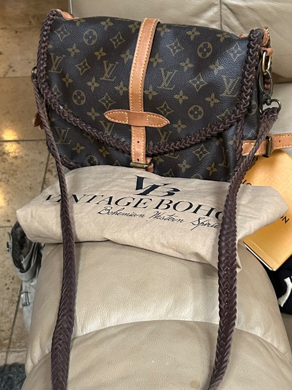 100% Authentic Louis Vuitton Vintage Boho SAMUR